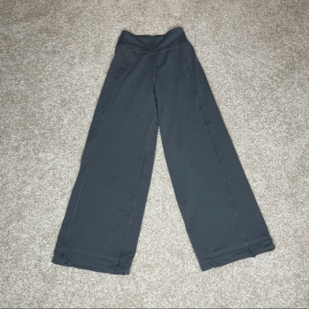 Lululemon Sit in Stillness Pant size 4